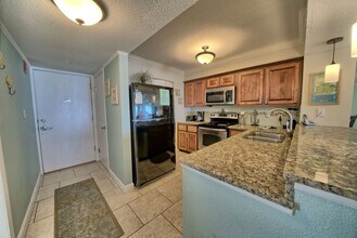 7205 Thomas Dr in Panama City Beach, FL - Building Photo - Building Photo