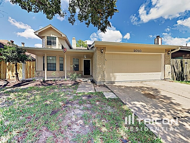 2010 Woodland Hills Dr in Missouri City, TX - Foto de edificio - Building Photo