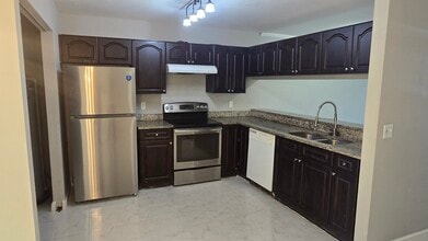 12665 Castle Hill Dr in Tampa, FL - Building Photo - Building Photo