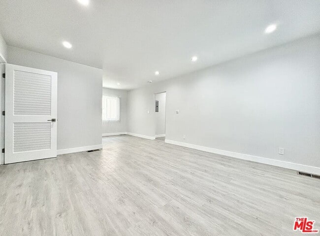 property at 1118 S Holt Ave