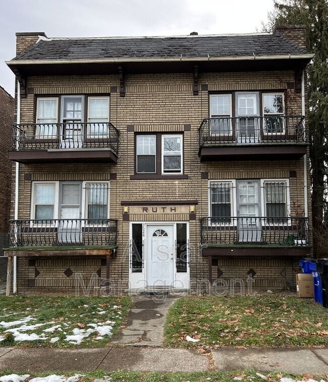 property at 3628 E 142nd St