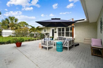 6765 11th Ave N in St. Petersburg, FL - Building Photo - Building Photo