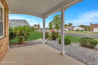 9 Buckingham Dr N in Manchester Township, NJ - Building Photo - Building Photo