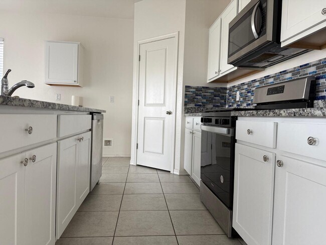 5542 W Moody Trl in Phoenix, AZ - Building Photo - Building Photo