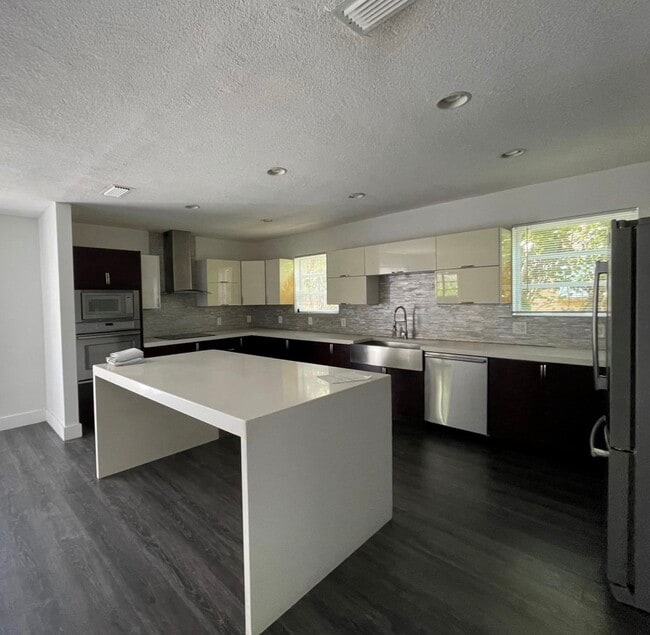 4021 Red Rd in Miami, FL - Building Photo - Building Photo