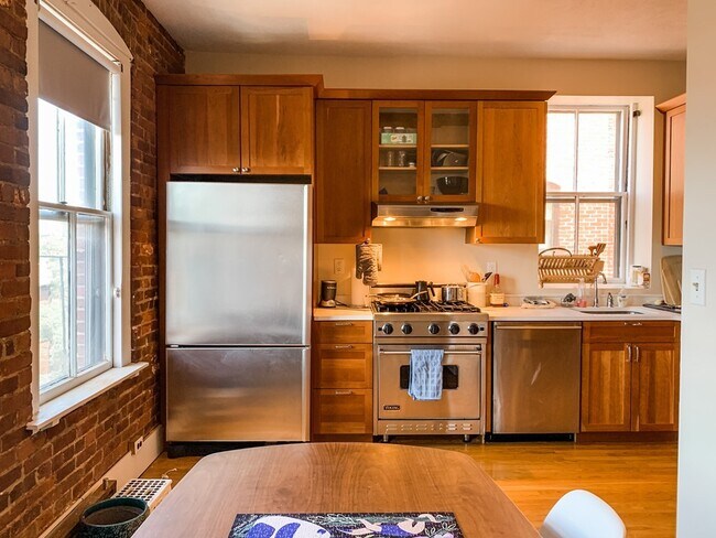 295 Commonwealth Ave, Unit 5C in Boston, MA - Foto de edificio - Building Photo