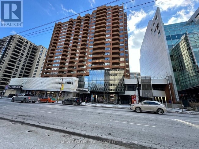 77-1877 St Clair Ave E