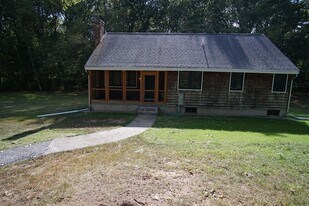49 Conant Rd in Lincoln, MA - Building Photo