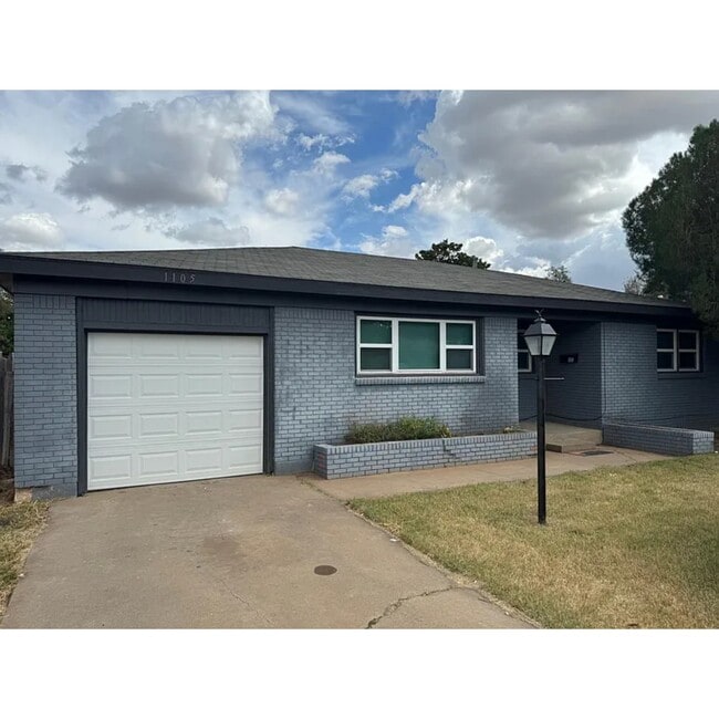 1105 Callahan St, Unit Charming house