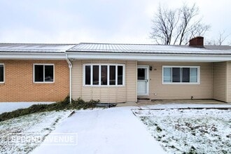 185 Woodridge Dr in Beaver, PA - Building Photo - Building Photo