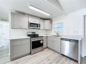 140 Orangewood Dr in Lake Wales, FL - Building Photo - Building Photo