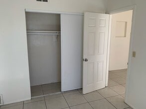 379 E Thoroughbred St in Tucson, AZ - Building Photo - Building Photo