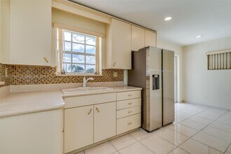 9270 SW 15th St in Miami, FL - Building Photo - Building Photo