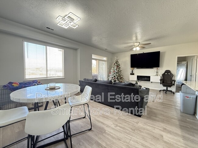 property at 4737 Oregon Trail Way W