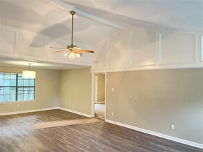 3410 Mission Viejo Dr in Baytown, TX - Building Photo - Building Photo