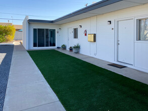 San Tome Apartments in Phoenix, AZ - Building Photo - Building Photo