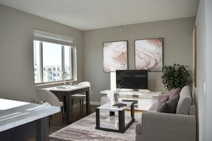 The Knox Apartments in Bloomington, MN - Building Photo