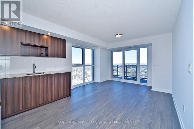 225 Village Green Square in Toronto, ON - Building Photo - Building Photo