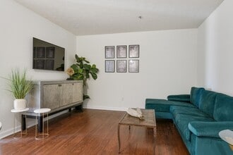 1808 State St, Unit 307 in Nashville, TN - Building Photo - Building Photo