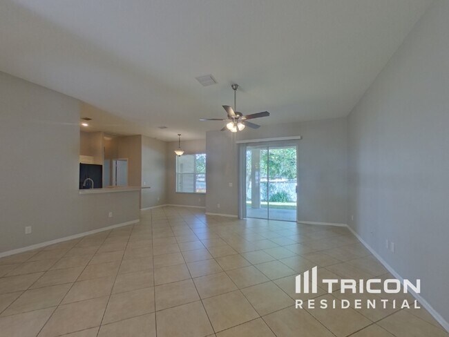 224 Taylor Bay Ln in Brandon, FL - Building Photo - Building Photo