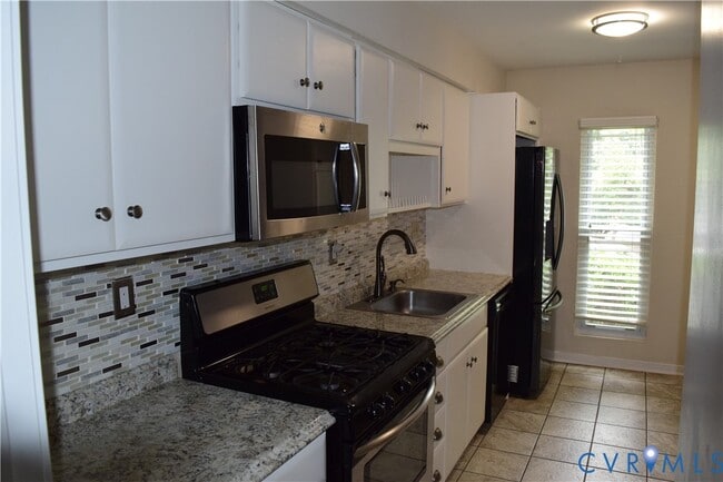 9745 Groundhog Dr in Richmond, VA - Building Photo - Building Photo