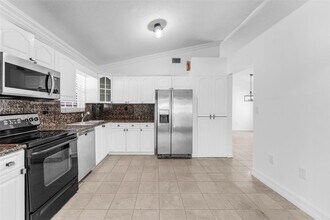 14968 SW 74th Terrace in Miami, FL - Building Photo - Building Photo