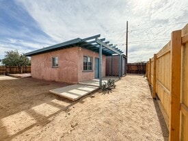 69293-69229 29 Palms Hwy in Twentynine Palms, CA - Building Photo