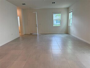 736 Overpool Ave in Davenport, FL - Building Photo - Building Photo