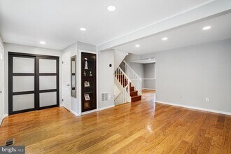 5376 Harbor Ct Dr in Alexandria, VA - Building Photo - Building Photo