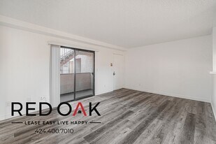 11134 Arminta St in Los Angeles, CA - Building Photo