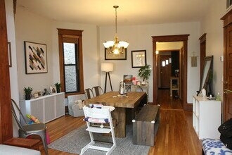 2706 N Richmond St, Unit 2 in Chicago, IL - Building Photo - Building Photo