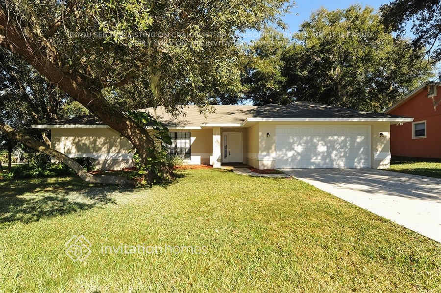 1806 Suzanne Ln in Lakeland, FL - Foto de edificio