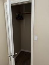 5904 Alimar Dr in Las Vegas, NV - Building Photo - Building Photo