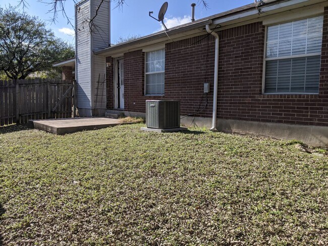 1912 Alex in Austin, TX - Building Photo - Building Photo