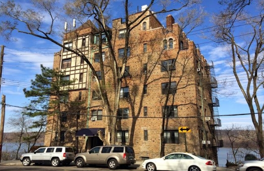 2475 Palisade Ave in Bronx, NY - Foto de edificio