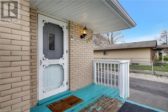 146 Appalachian Crescent in Kitchener, ON - Building Photo - Building Photo