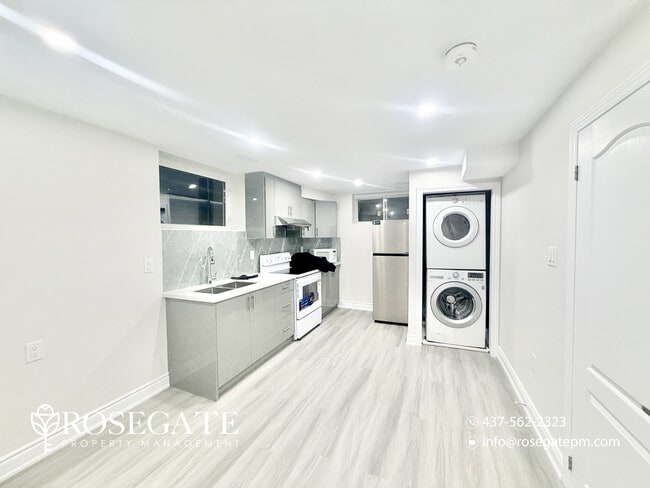 1348 Old Zeller Dr in Kitchener, ON - Building Photo - Building Photo