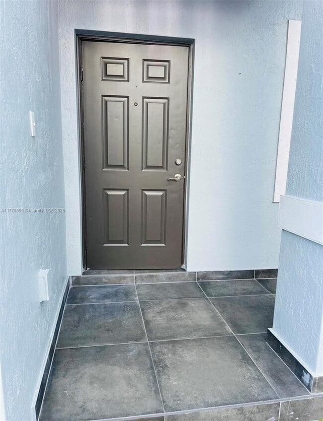 16376 SW 44th Way in Miami, FL - Building Photo - Building Photo