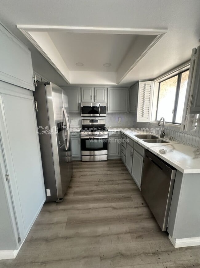 property at 8219 Rosemead Blvd