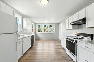 3706 Oliver St in Fort Wayne, IN - Building Photo - Building Photo