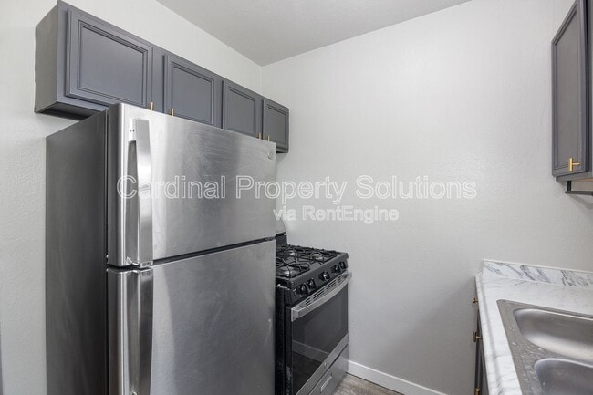 3271 Morrison Ave in Cincinnati, OH - Building Photo - Building Photo
