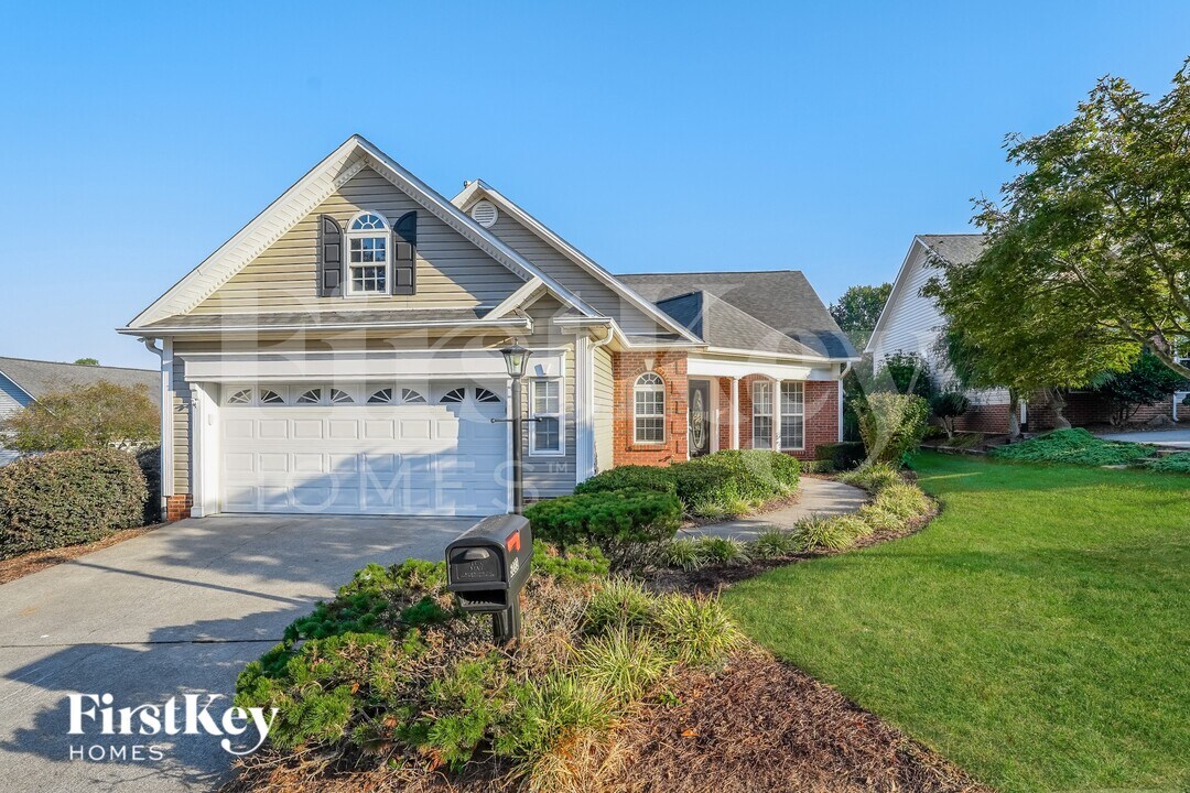 5233 Old Plantation Cir in Winston-Salem, NC - Foto de edificio