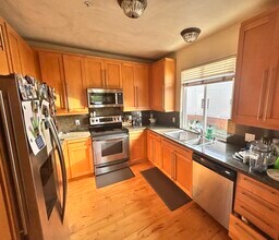 107 El Camino Real, Unit #204 in Burlingame, CA - Building Photo - Building Photo