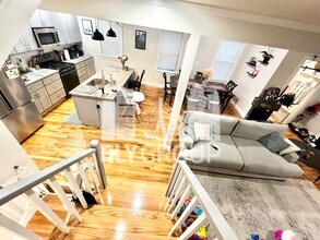 60 Golden Ave, Unit 1 in Medford, MA - Building Photo - Building Photo