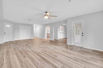 383 Bobby Jones Rd in Sarasota, FL - Building Photo - Building Photo