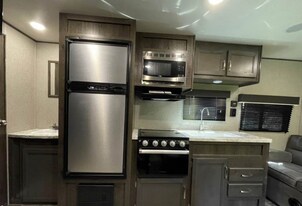 930 County Rd 3390 in Kempner, TX - Building Photo