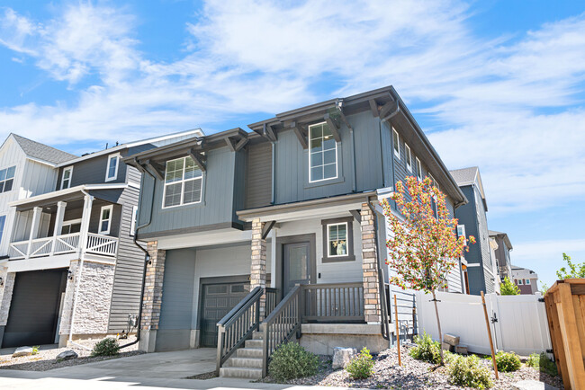 1981 S Fultondale Ct in Aurora, CO - Foto de edificio - Building Photo