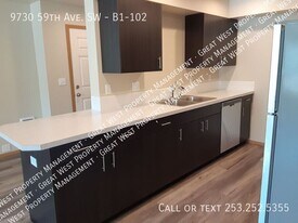 9730 59th Ave SW in Lakewood, WA - Building Photo