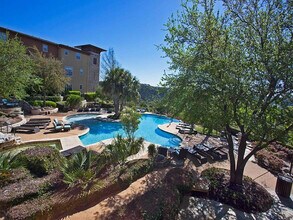 6500 Champion Grandview Way in Austin, TX - Building Photo - Building Photo