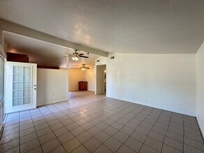 5817 43rd St in Sacramento, CA - Building Photo - Building Photo